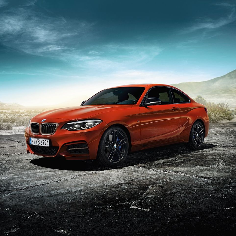 BMW Serie 2 Coupé, toma sin movimiento de la parte frontal BMW Serie 2 Coupé, toma sin movimiento de la parte frontal