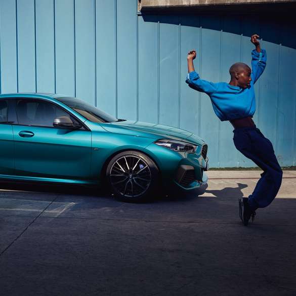 Silueta de coupé: nuevo BMW Serie 2 Gran Coupé Silueta de coupé nuevo BMW Serie 2 Gran Coupé Snapper Rocks Blau metalizado F44 2020, vista del lateral