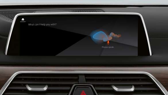 BMW Serie 7 Sedán: Actualización del Software en Remoto BMW Serie 7 Sedán: pantalla y conjunto de instrumentos que muestran la Actualización del Software en Remoto