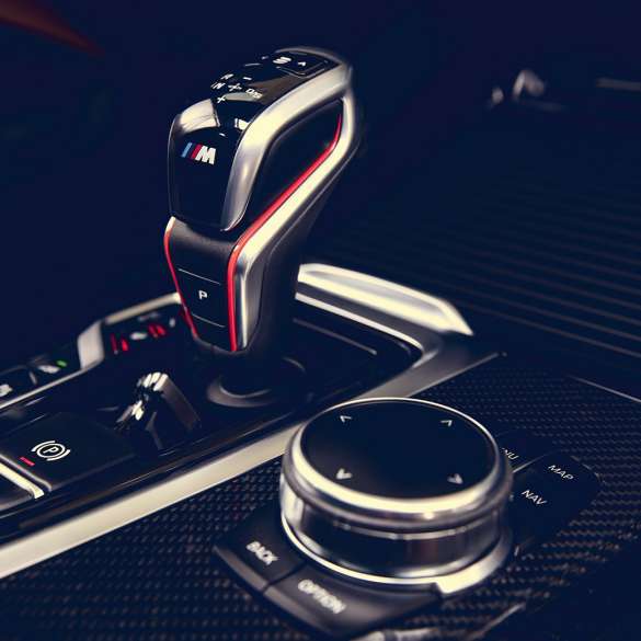 BMW X3 M Competition, palanca de selección de velocidades M con logotipo de M. BMW X3 M Competition, interior, palanca de selección de velocidades M con logotipo de M.