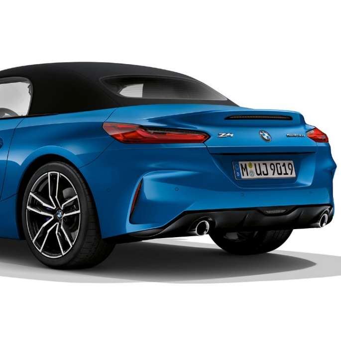 BMW Z4 Roadster Modelo M Deportivo BMW Z4 Roadster Modelo M Deportivo, vista trasera de tres cuartos
