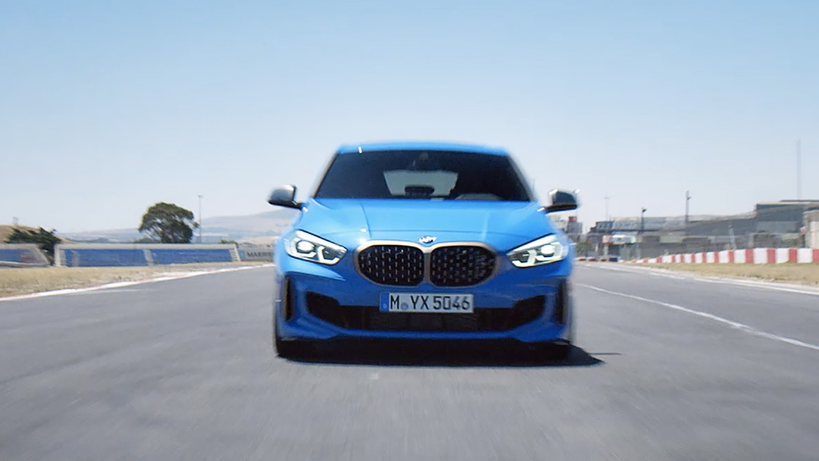 Tracción y establidad de manejo. BMW Serie 1 con gran tracción y estabilidad de manejo.