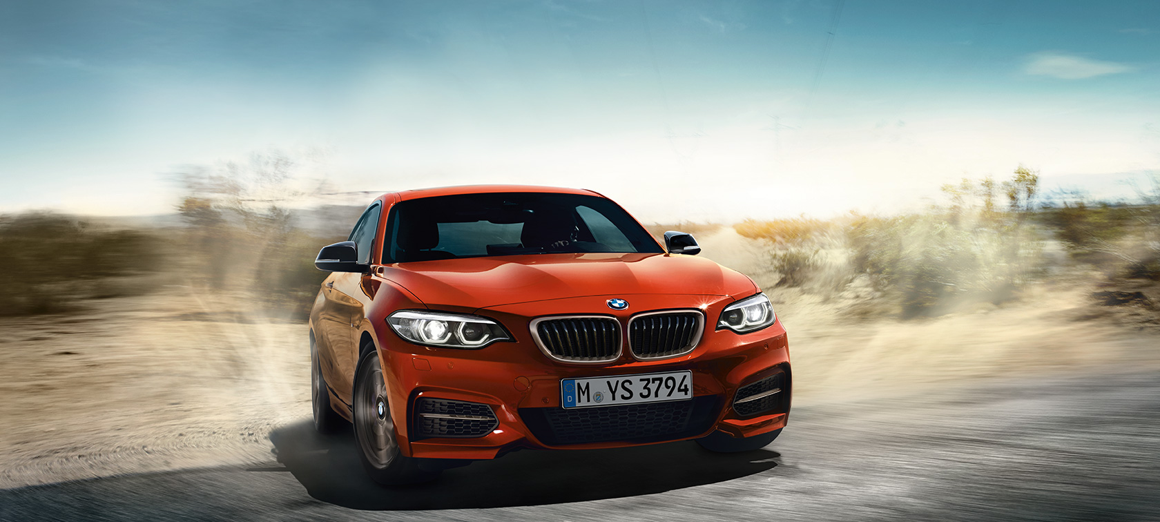 BMW Serie 2 Coupé, toma en movimiento dinámica BMW Serie 2 Coupé, toma en movimiento dinámica