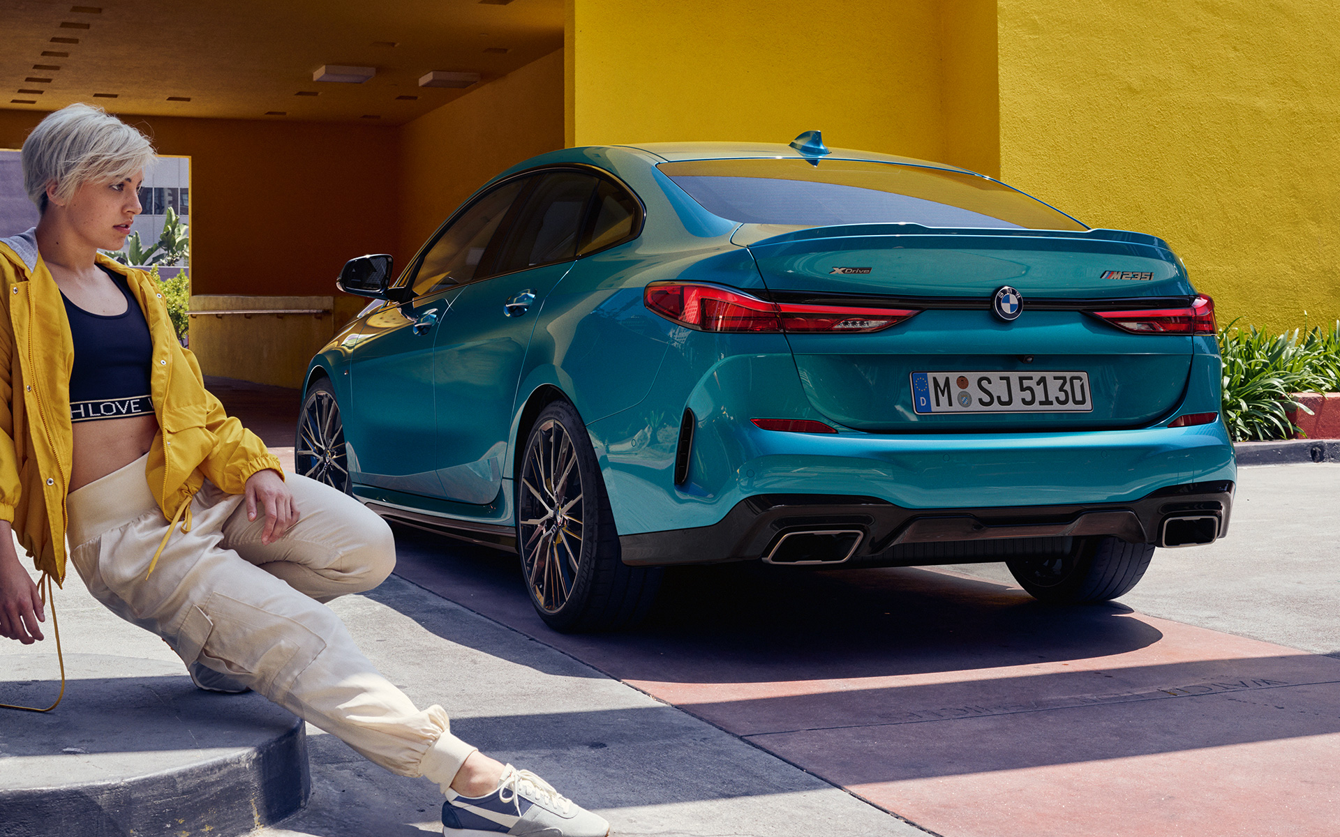 Atlética zaga BMW Serie 2 Gran Coupé F44 Snapper Rocks Blue metalizado, vista de tres cuartos del lateral