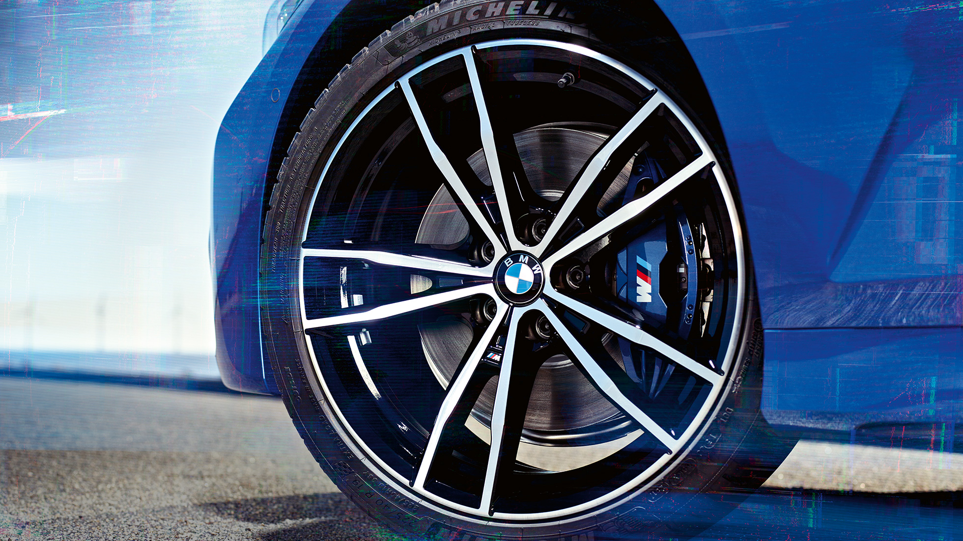 BMW Serie 3 Sedán, llantas de aleación ligera 791 M. Acercamiento de las llantas de aleación ligera M de 19” 791 M Jet Black del BMW Serie 3 Sedán.