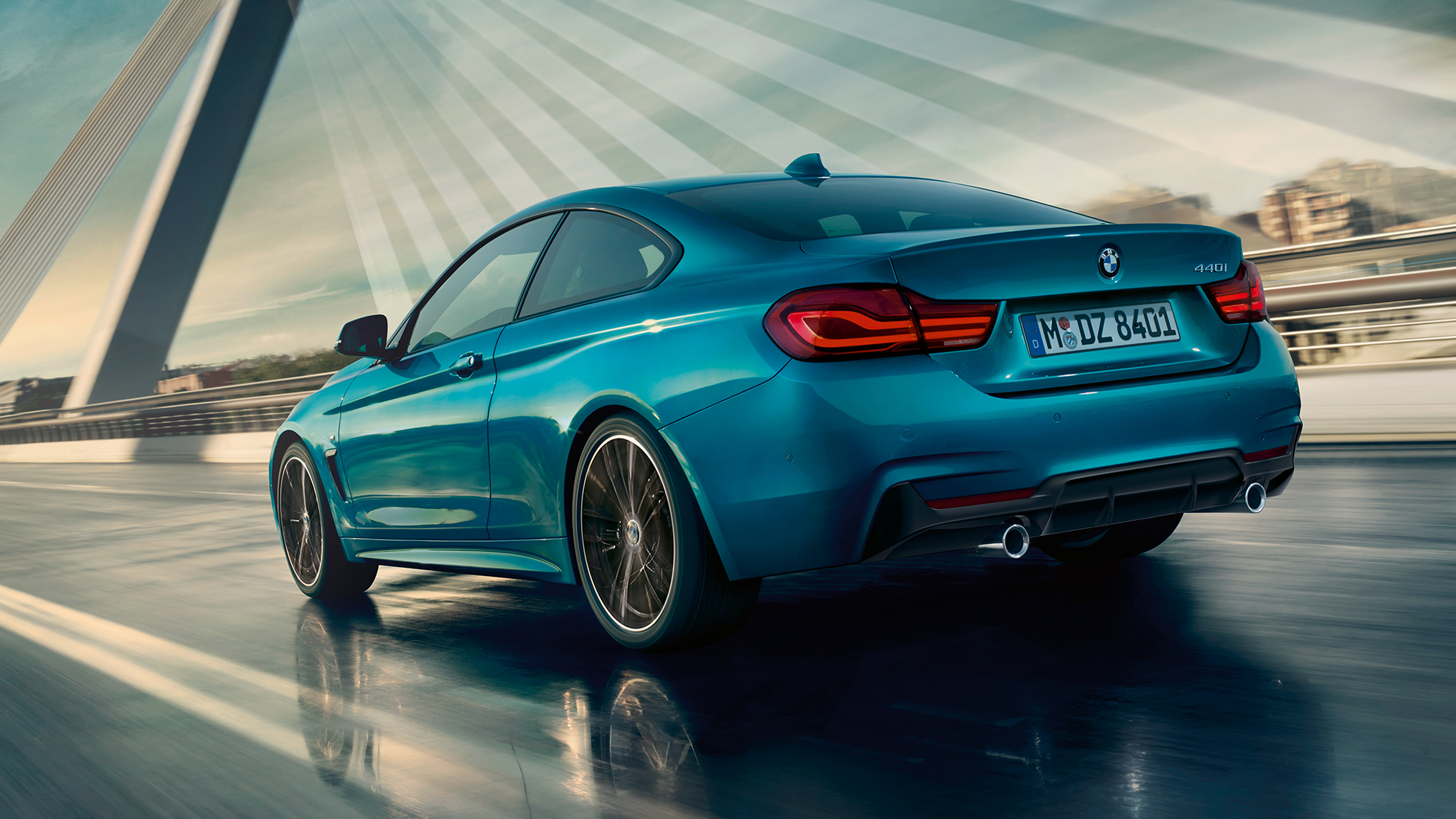 BMW Serie 4 Coupé, toma trasera de tres cuartos BMW Serie 4 Coupé, toma trasera de tres cuartos
