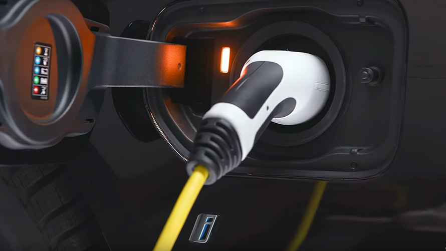 BMW Híbrido Enchufable conectado con cable de carga BMW Serie 7 G11 G12 BMW Híbrido Enchufable conectado con cable de carga, detalle