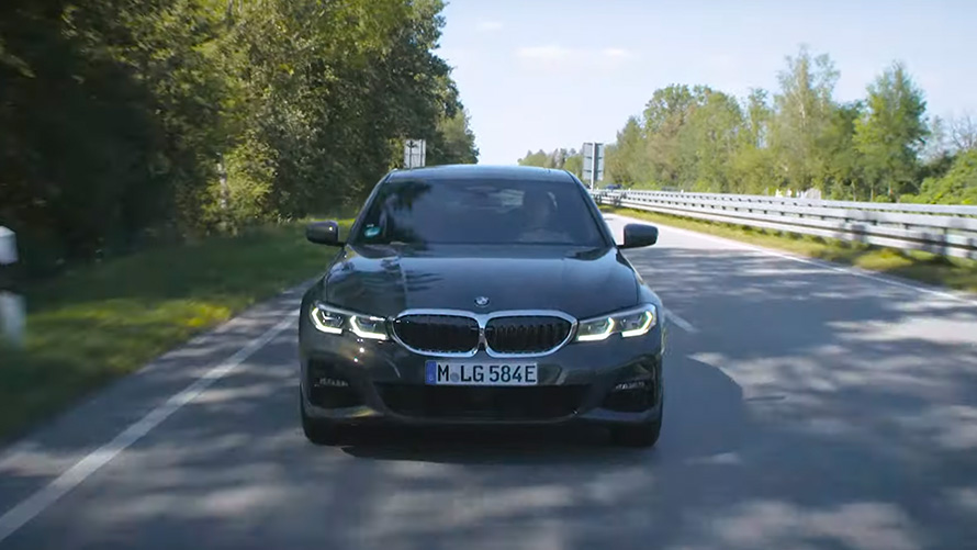 BMW Híbrido Enchufable, circulando por la carretera BMW Serie 7 G11 G12 BMW Híbrido Enchufable, circulando por la carretera, vista del frontal