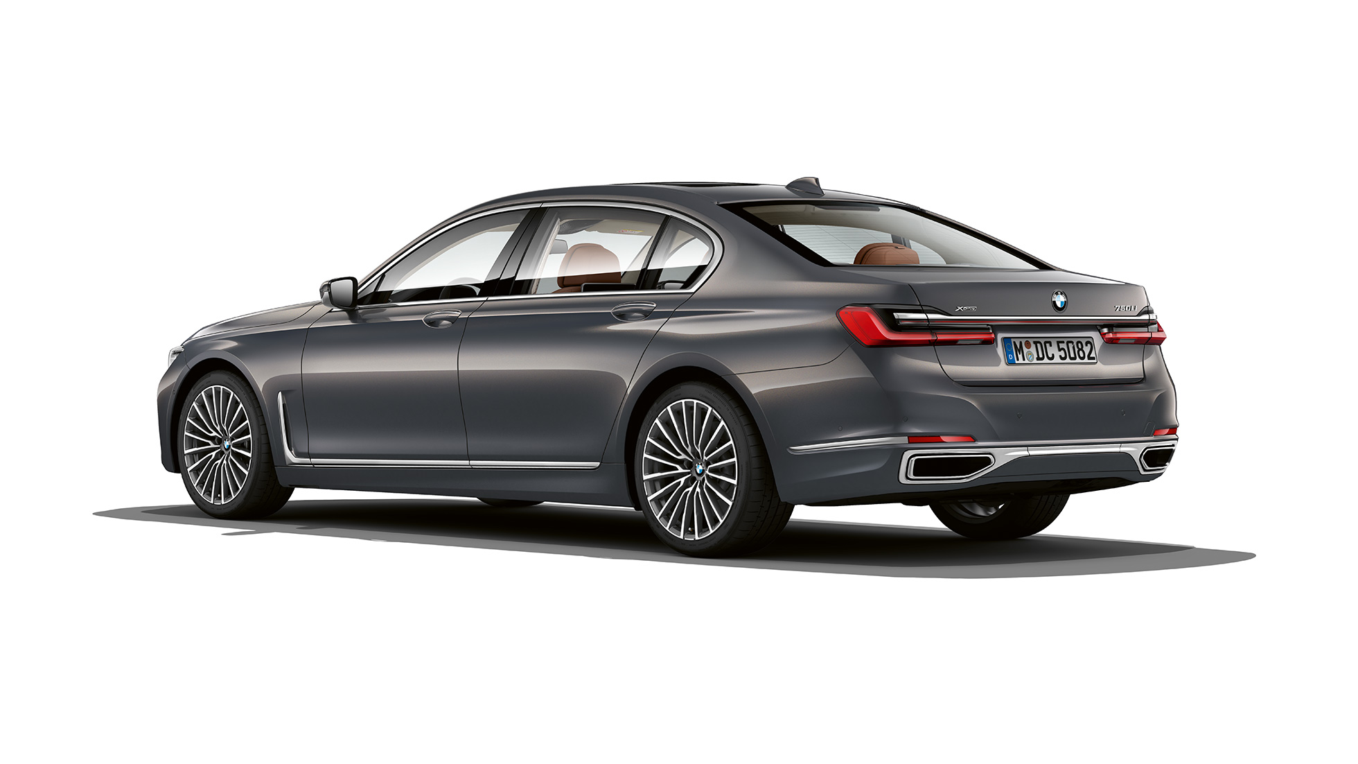 BMW Serie 7 Sedán Gris con Diseño Exterior Pure Excellence en vista trasera de tres cuartos