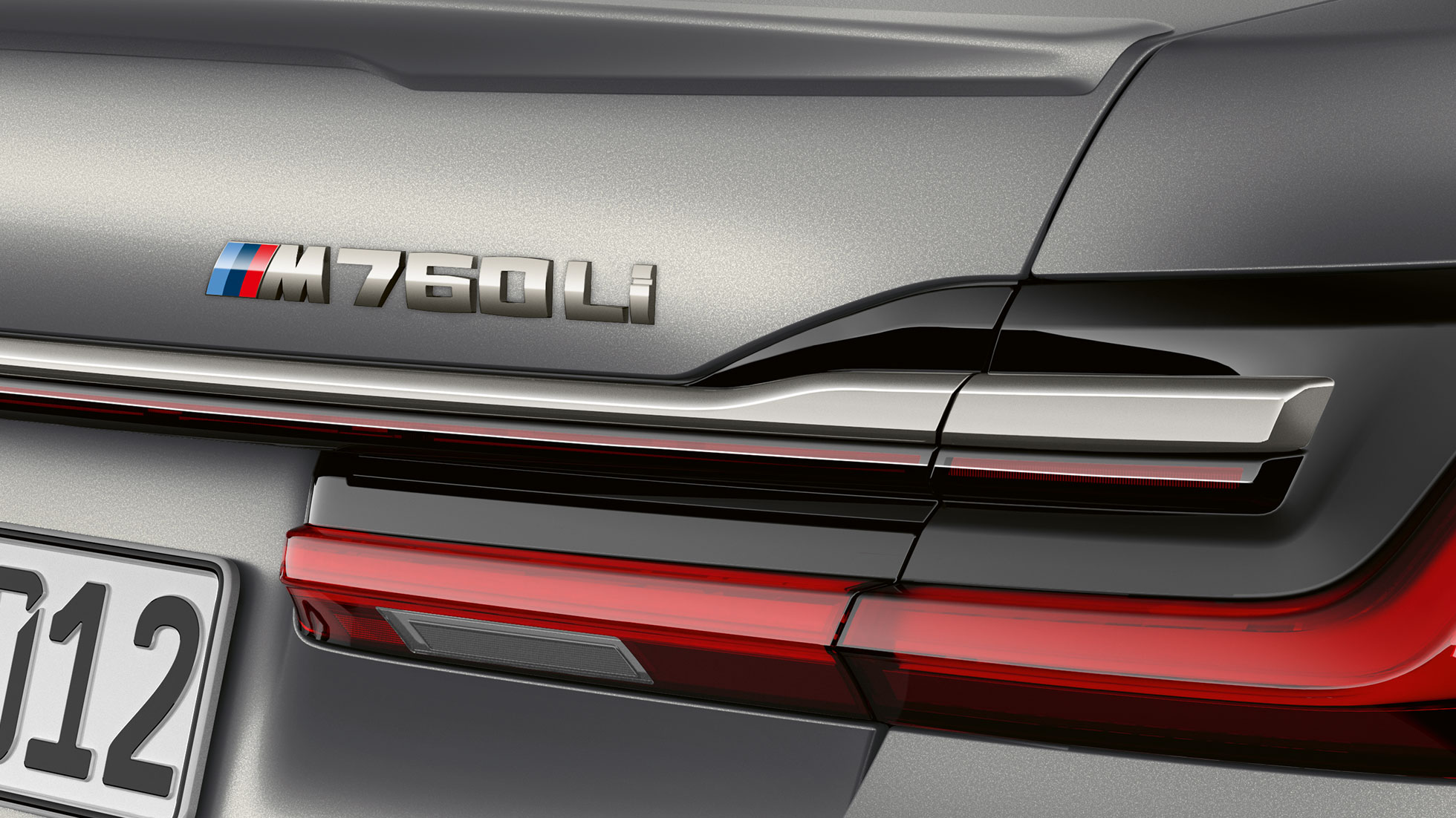 BMW Serie 7 Sedán: acercamiento de la insignia BMW M760Li BMW Serie 7 Sedán: acercamiento de la insignia BMW M760Li en la parte trasera