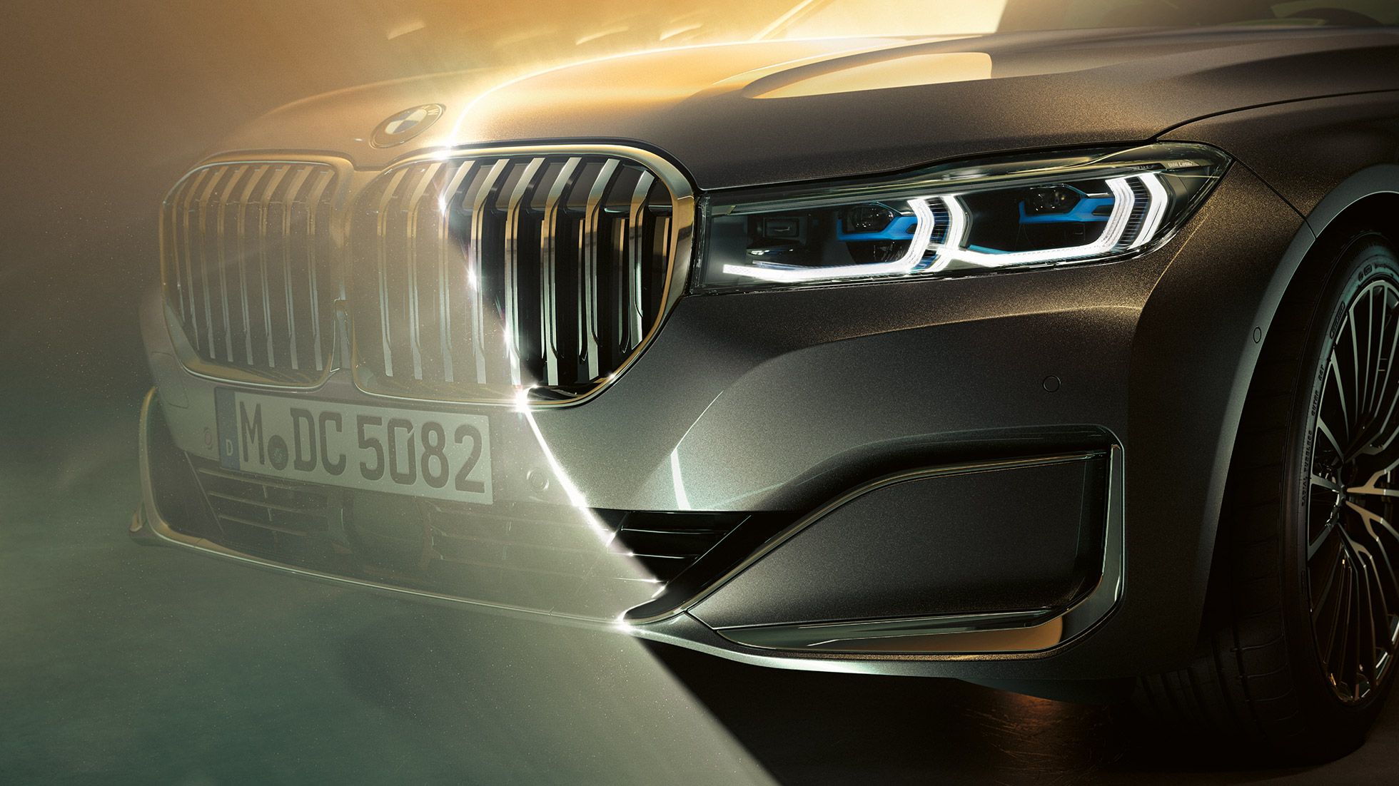 Parrilla de riñón y luz láser del BMW Serie 7 Sedán BMW Serie 7 Sedán: acercamiento de la parte frontal con parrilla de riñón y luz láser