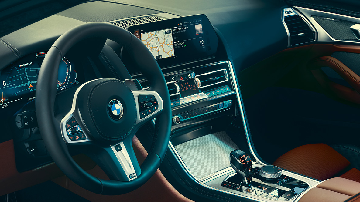 BMW Serie 8 Coupé, cabina. Acercamiento de la cabina del BMW Serie 8 Coupé.