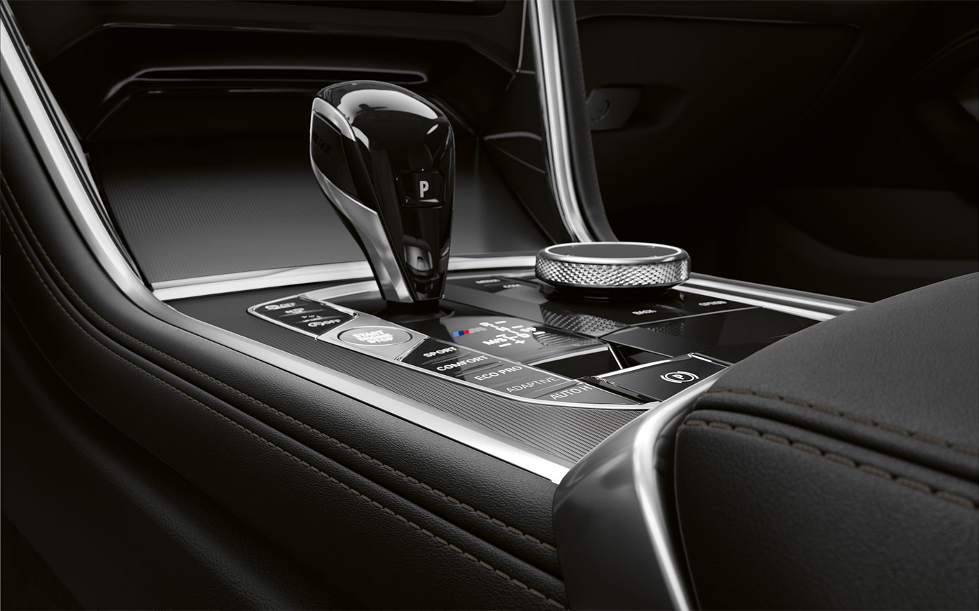 BMW Serie 8 Coupé, consola central. Acercamiento de la consola central del BMW Serie 8 Coupé.