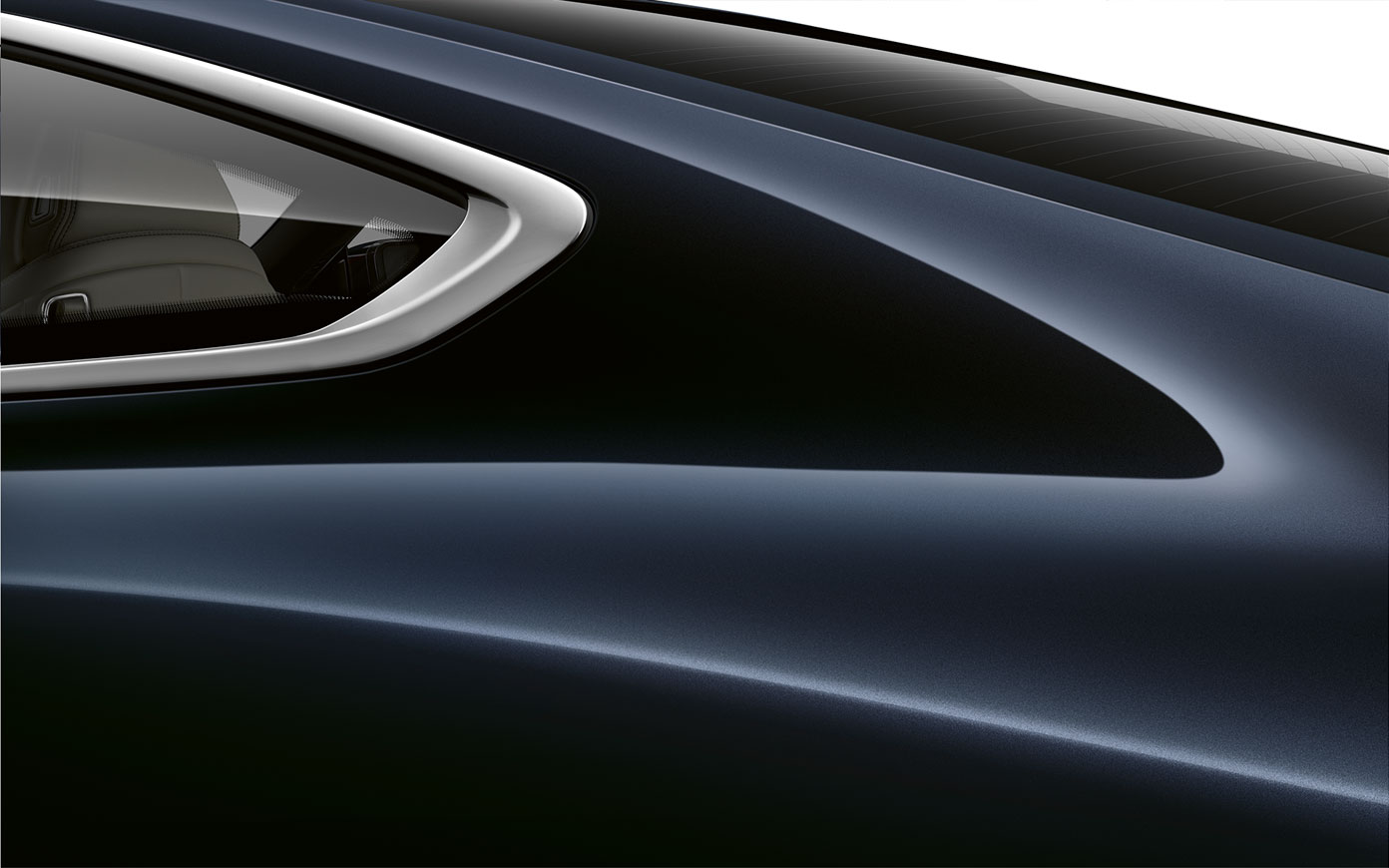 BMW Serie 8 Coupé, acercamiento a la columna C. Acercamiento de la columna C del BMW Serie 8 Coupé en Carbon Black metálico.