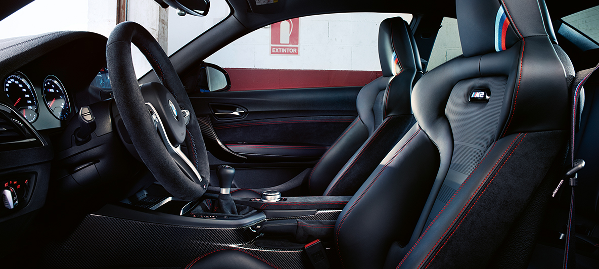 Interior del BMW M2 CS Interior del BMW M2 CS F87 Misano Blue metálico, vista a detalle