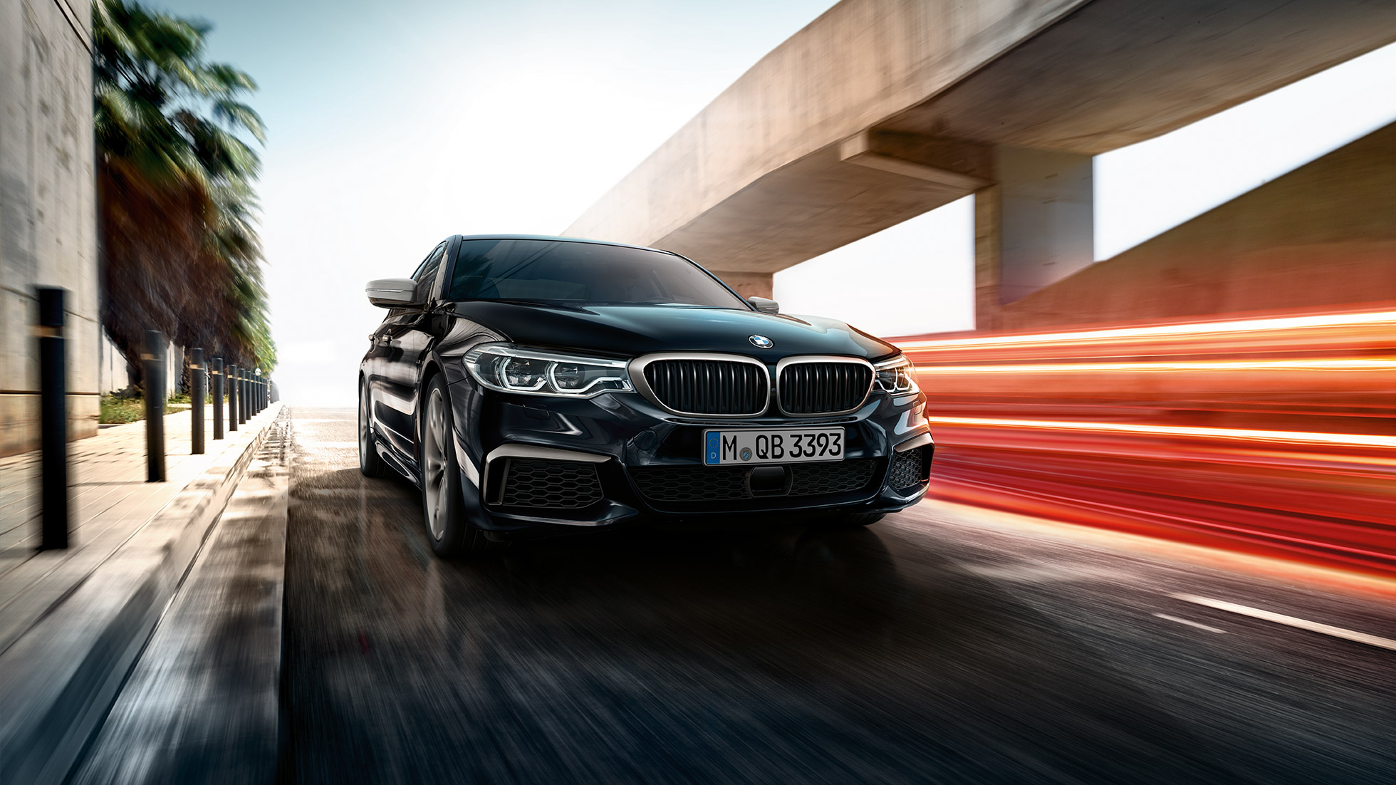 Diseño exterior. Toma frontal de tres cuartos del BMW M550i.