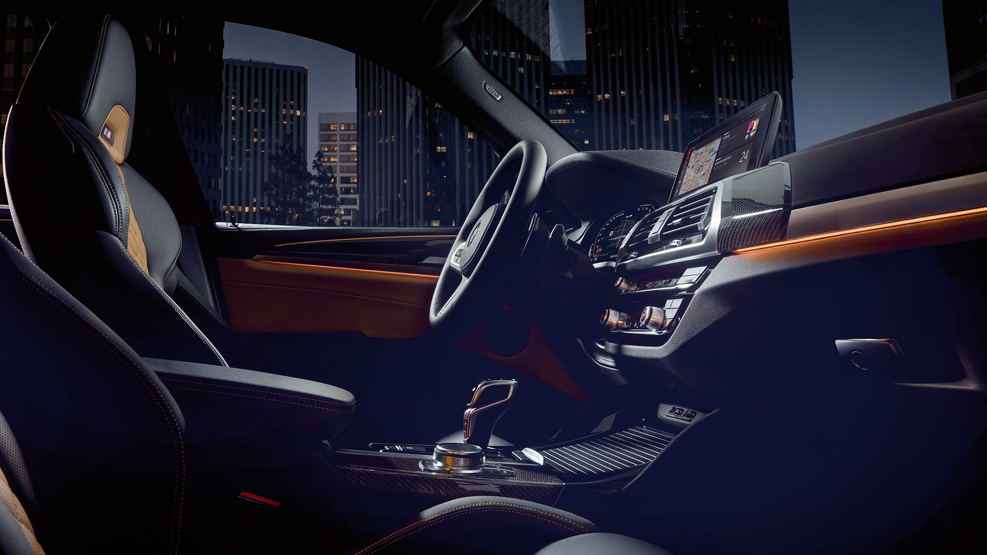 BMW X3 M Competition, cabina exclusiva. BMW X3 M Competition, interior, cabina exclusiva con asientos M Sport y volante de piel M.