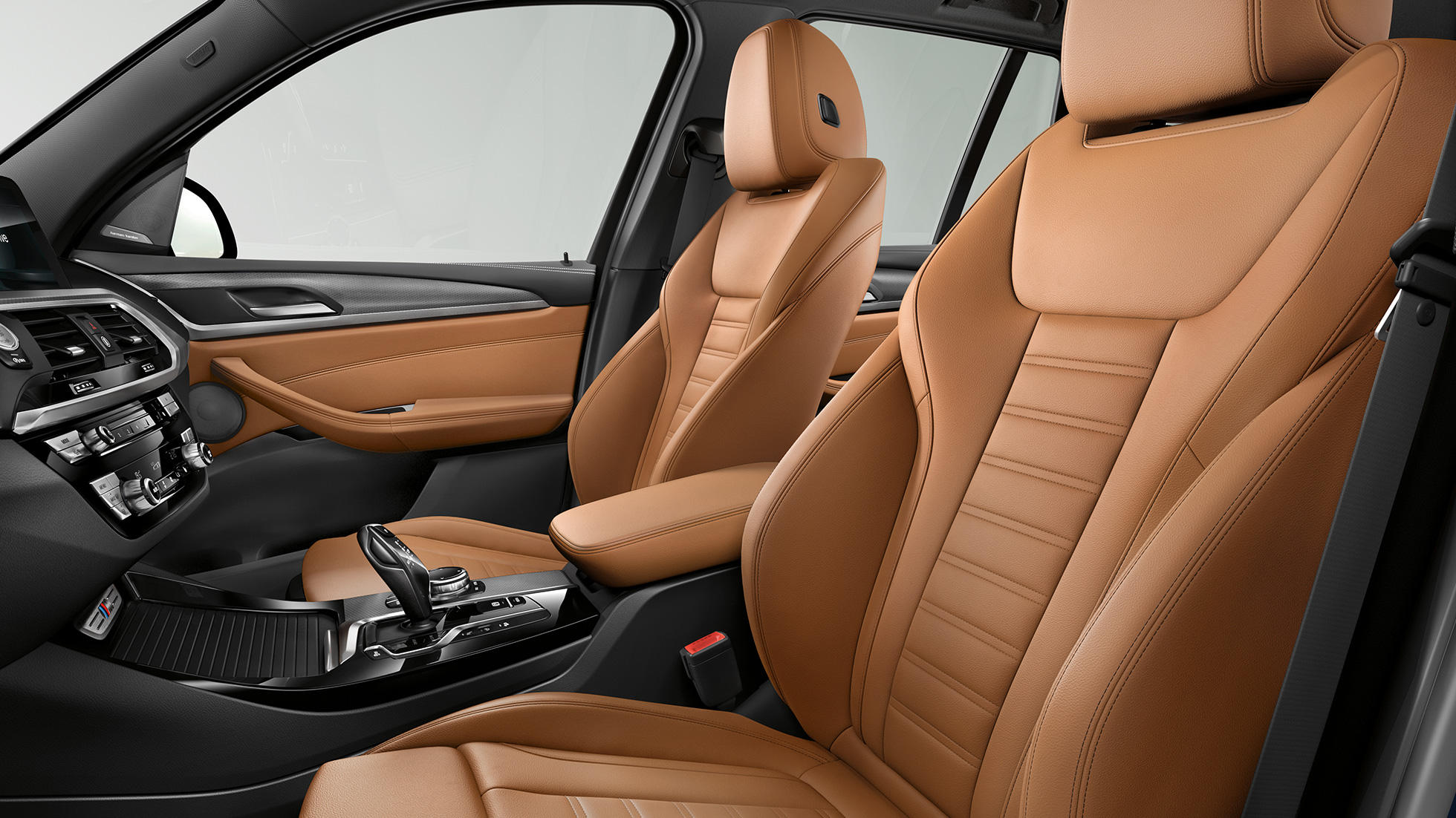 BMW X3 M40i y BMW X3 M40d, interior. BMW X3 M40i y BMW X3 M40d, interior deportivo y cómodo con asientos deportivos.