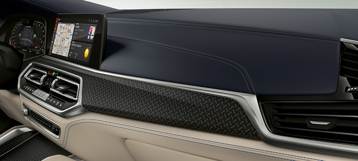 Interior del BMW X6 M Individual SUV 2020 Interior del BMW X6 M SUV 2020 BMW Individual, molduras de madera fina ‘Fineline’ en negro con piezas de aluminio
