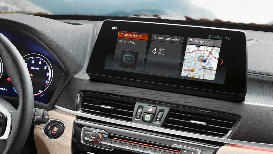 BMW X1 10,25" Control Display. Interior del BMW X1, vista Control Display de 10,25"