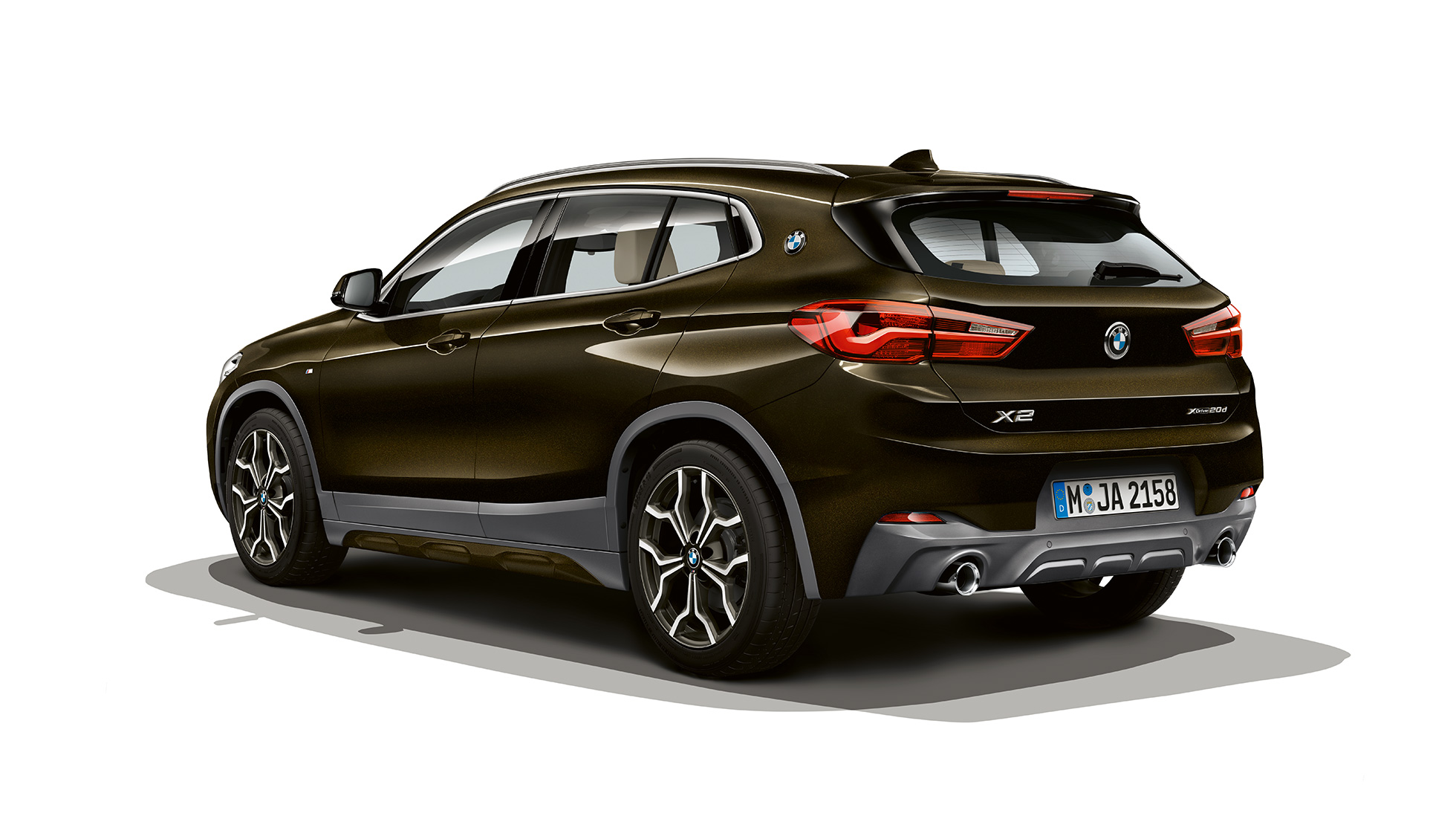 Vista de tres cuartos frontal BMW X2 sDrive20i Acabado M Sport X BMW X2 sDrive20i Acabado M Sport 2018 F39 Sparkling Storm efecto brillante, vista de tres cuartos frontal