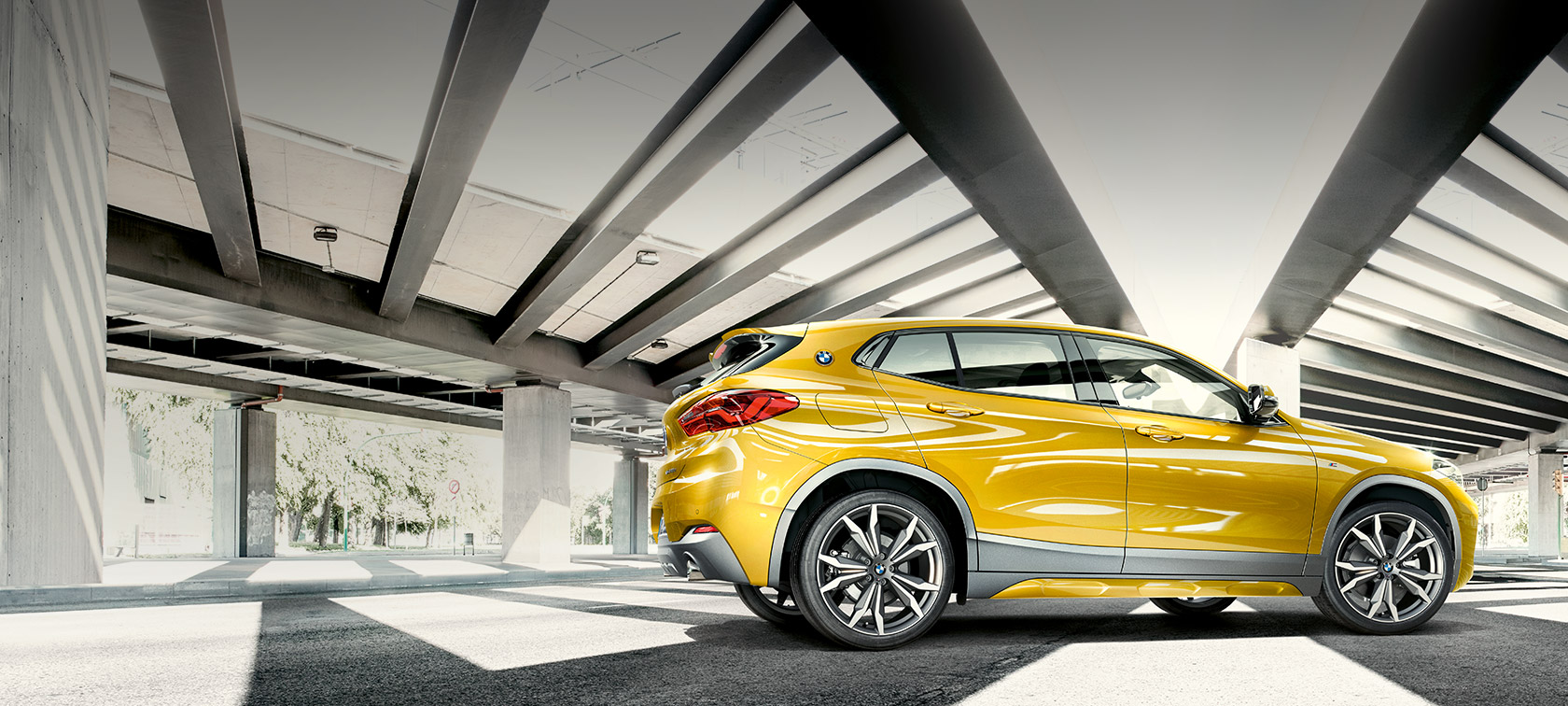 Vista lateral BMW X2 F39 BMW X2 F39 BMW X2 2018 F39 Galvanic Gold metalizado, vista lateral
