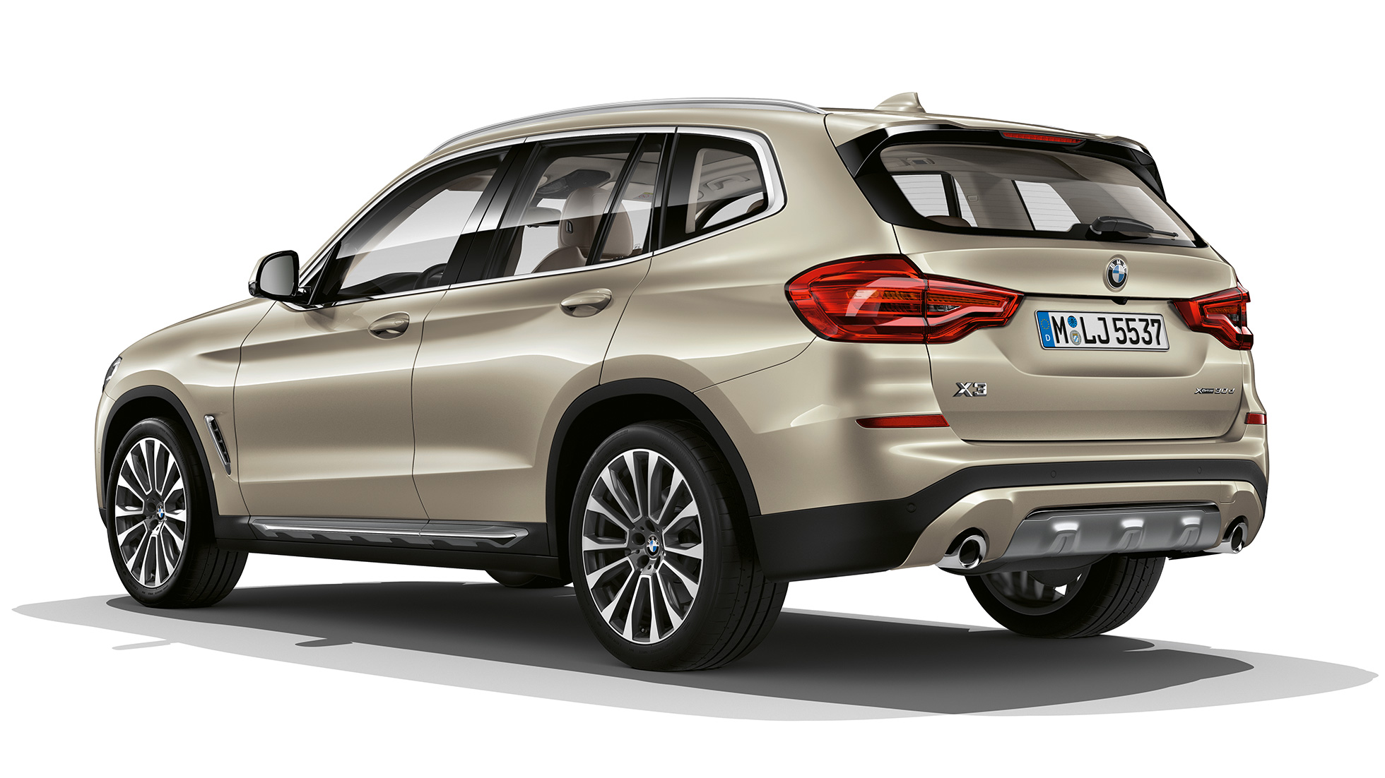 BMW X3 M40i, Modelo Luxury Line, toma trasera de tres cuartos BMW X3 M40i, Modelo Luxury Line, toma trasera de tres cuartos