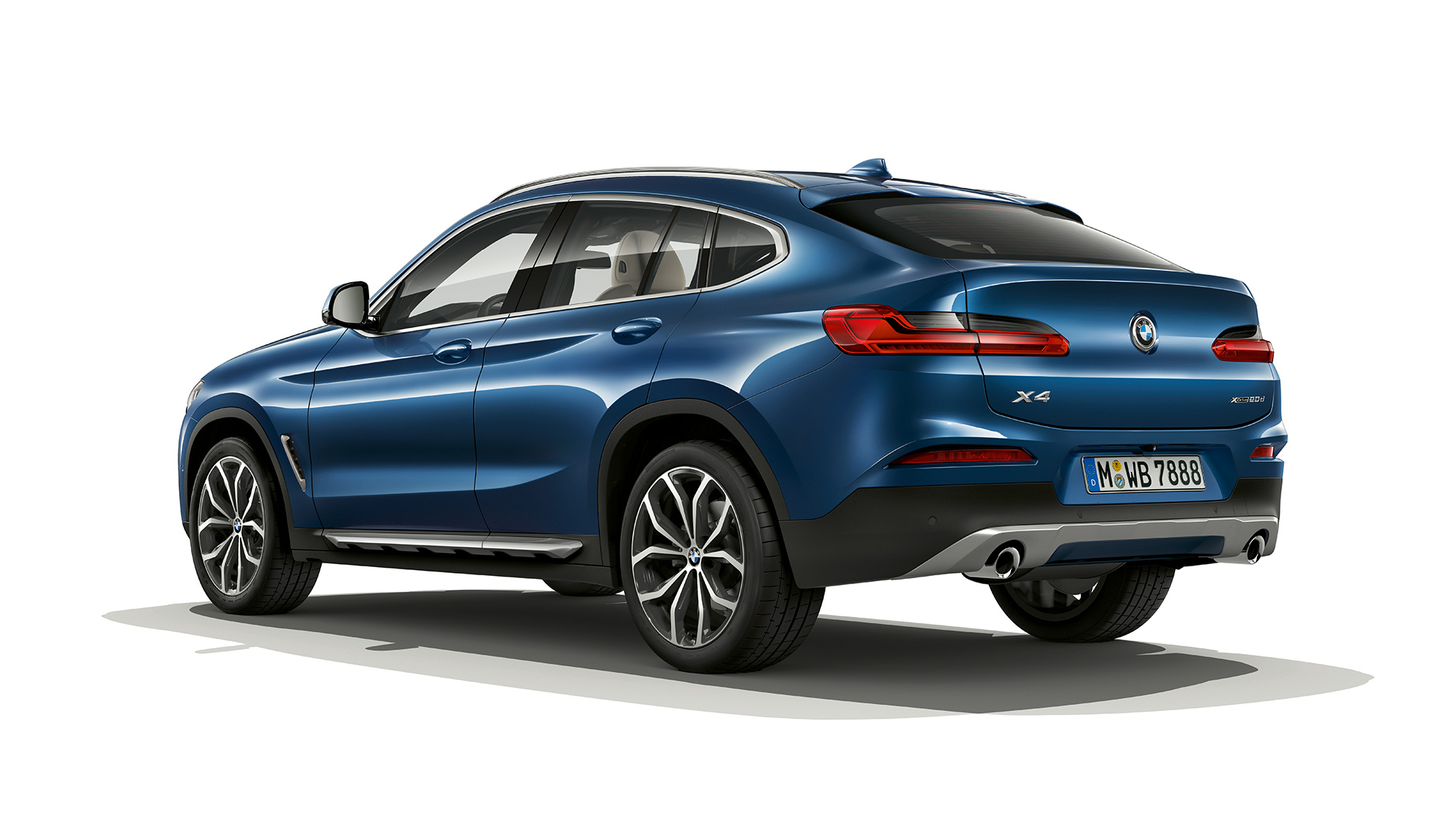 Vista trasera de tres cuartos del BMW X4 Modelo xLine BMW X4 xDrive20d Model xLine G02 2018 Phytonic blue three-quarter rear view