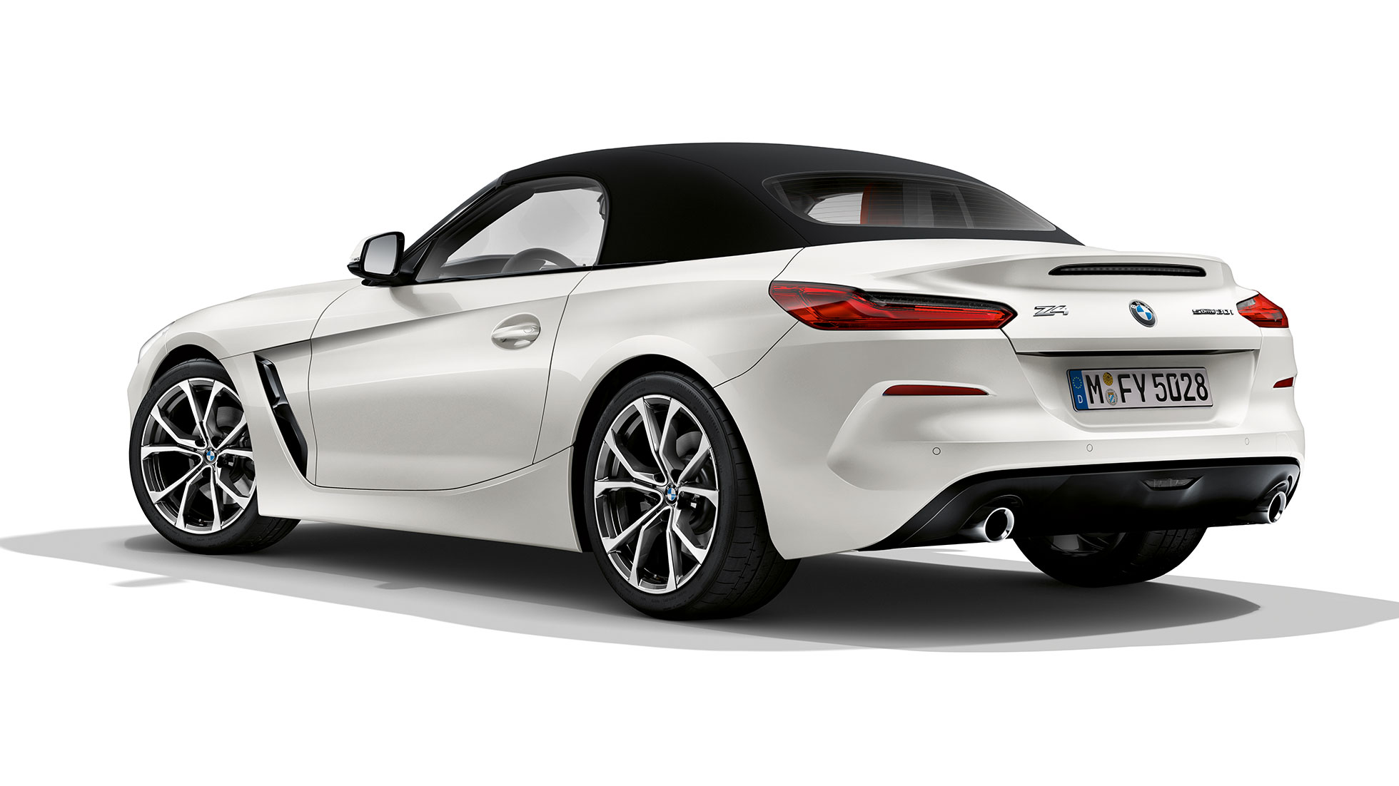 BMW Z4 Roadster Modelo Línea Deportiva, toma delantera de tres cuartos