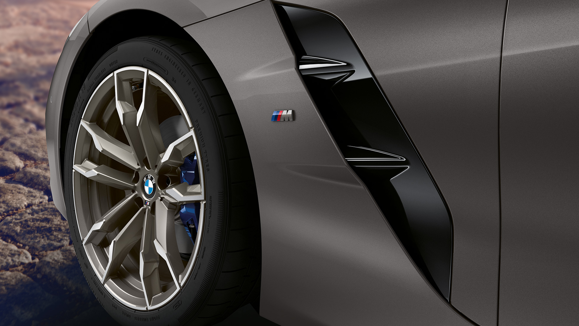 Rin delantero del BMW Z4 Roadster Rin delantero de un BMW Z4 Roadster gris