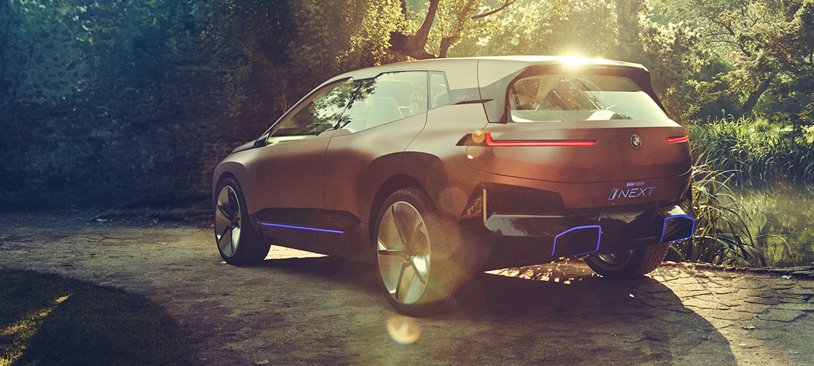 Toma trasera del BMW Vision iNEXT Toma trasera del BMW Vision iNEXT al sol