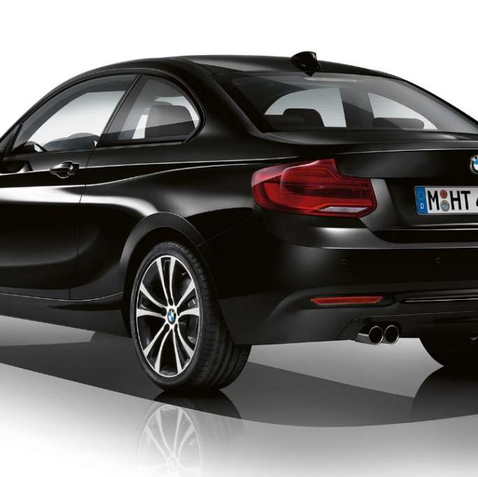 BMW Serie 2 Coupé, toma trasera de tres cuartos del Modelo Sport Line BMW Serie 2 Coupé, toma frontal de tres cuartos del Modelo Sport Line