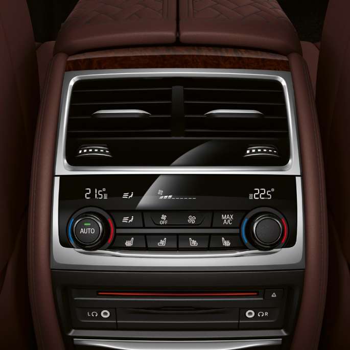 BMW Serie 7 Sedán, paquete M Sport: Acercamiento del sistema de control climático
