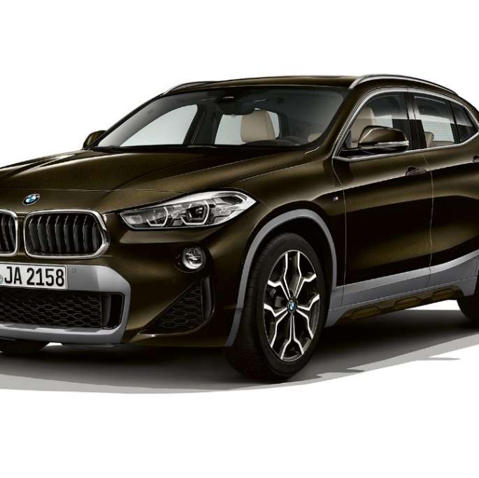 BMW X2 sDrive20i Acabado M Sport 2018 F39 Sparkling Storm efecto brillante, vista de tres cuartos frontal
