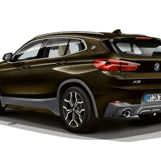 BMW X2 sDrive20i Acabado M Sport 2018 F39 Sparkling Storm efecto brillante, vista de tres cuartos frontal