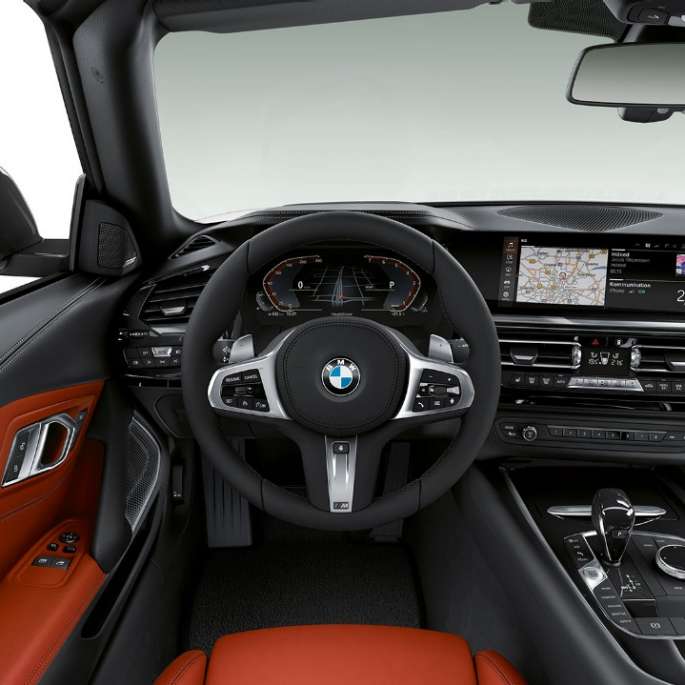 BMW Z4 Roadster Modelo Línea Deportiva, volante y lugar del conductor
